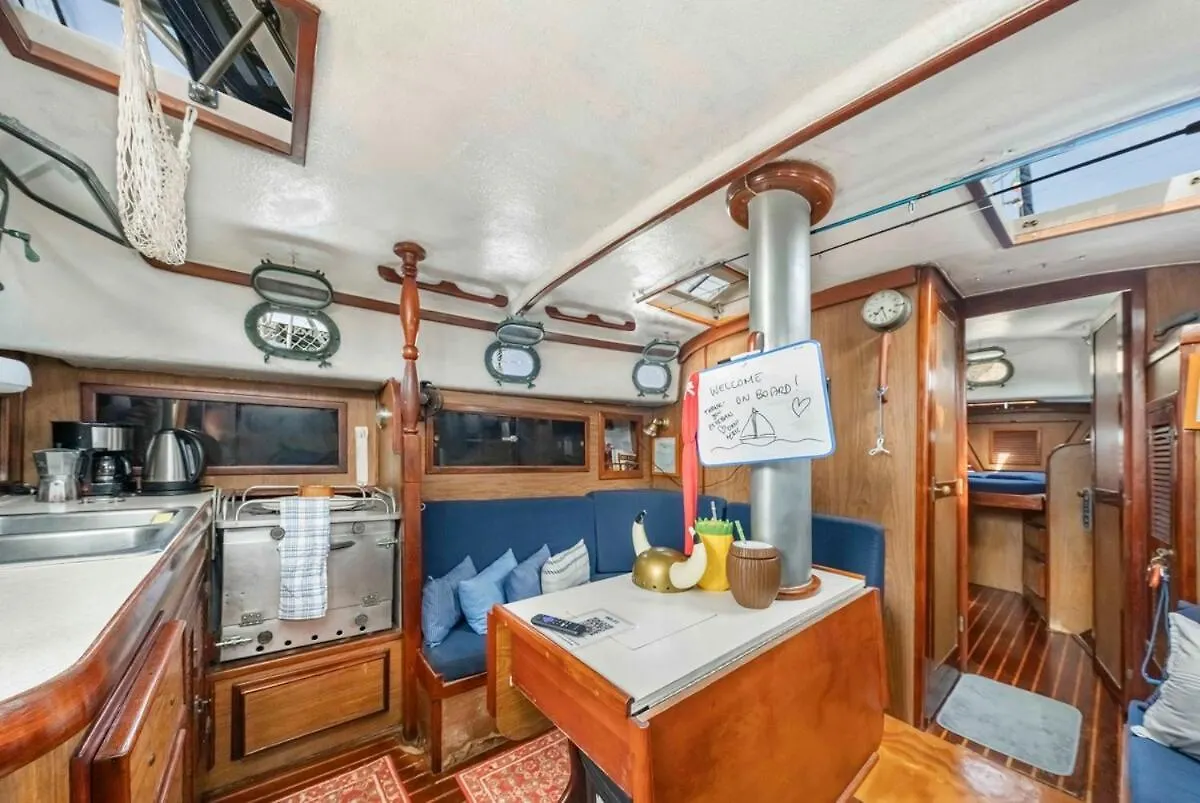Private Sailboat 5-Min Walk To Beach & Downtown Mexico