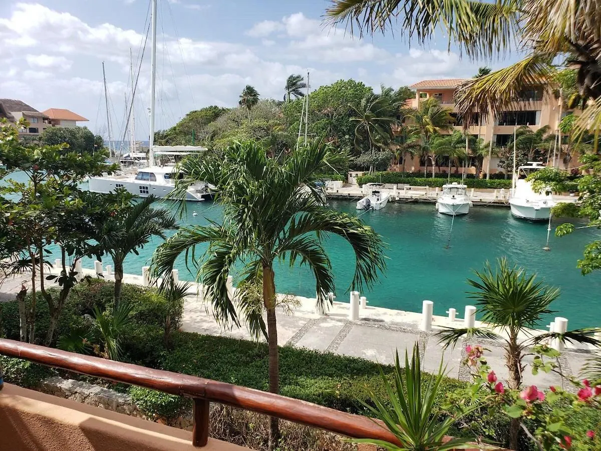 Botel Private Sailboat 5-Min Walk To Beach & Downtown